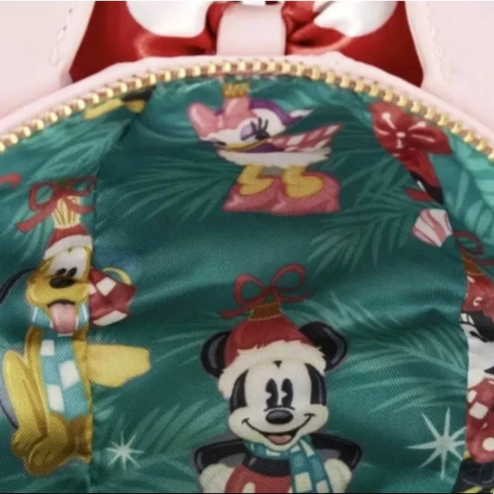 24HR DROP ⬇️ LF Stitch Shoppe Minnie Mouse Ornament crossbody & pin included - Picture 5 of 8